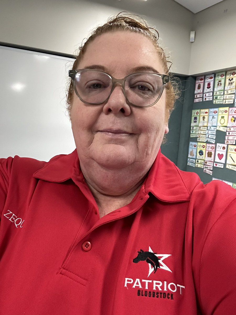 Staceya47's tweet photo. Promoting the colours at work @Patriot_BldStk https://t.co/XLqiex3Put