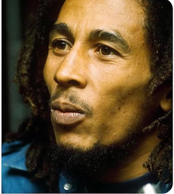 albuno_arthur's tweet photo. "Ne conquiers pas le monde si tu dois y perdre ton âme car la sagesse vaut mieux que l'or et l'argent."

-Bob Marley - https://t.co/zYZh5dA2pc