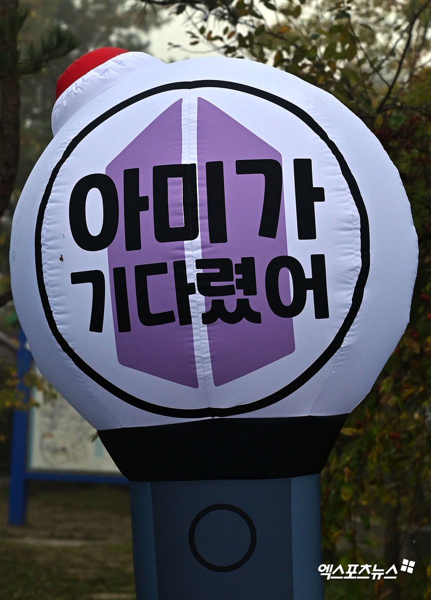 btschartsxdaily's tweet photo. Banners for #Jhope 💜 https://t.co/OTHSsOWYfY
