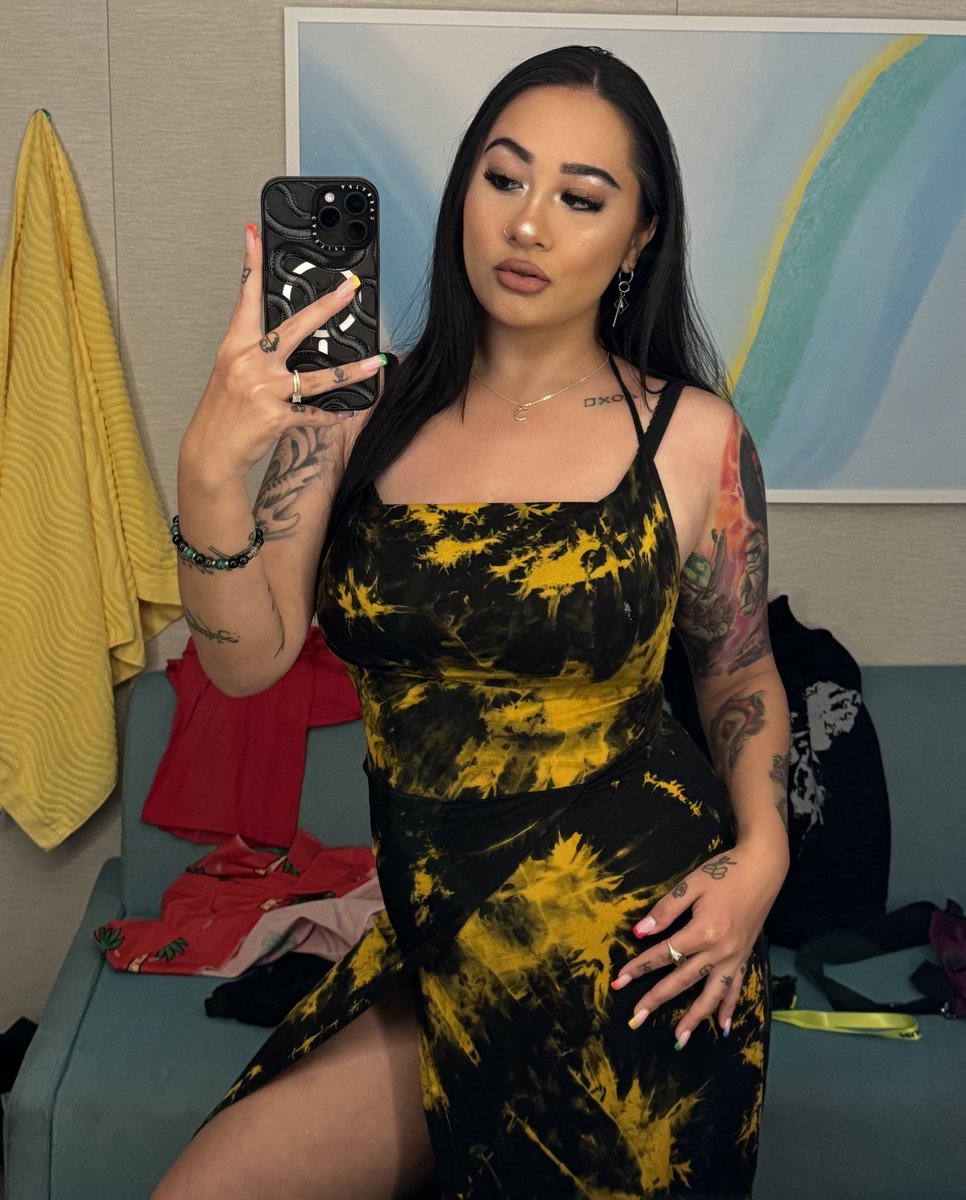 veronicaxrae's tweet photo. The Veronica Rae comeback will be monumental (once I’m not sick) 💙

like &amp; rt if you like sexy half-Asian girls https://t.co/PEsY7fF31s