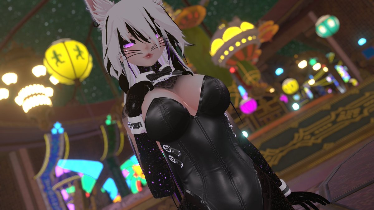 sciliya's tweet image. "How may I help you tonight?"