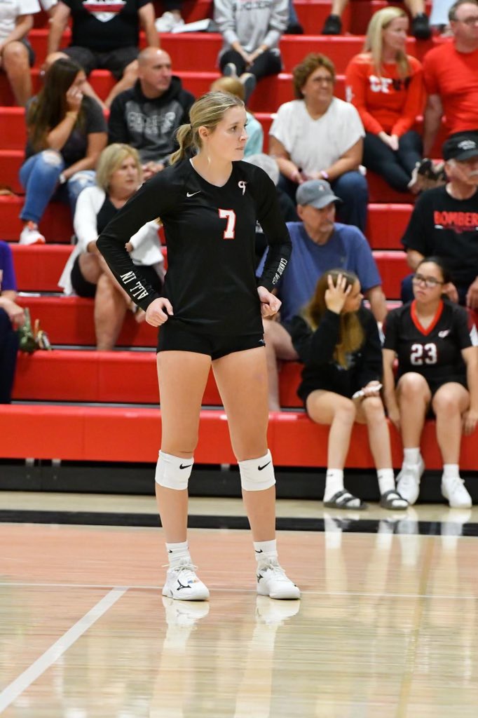 Get to know our senior Chloe Sjoquist!