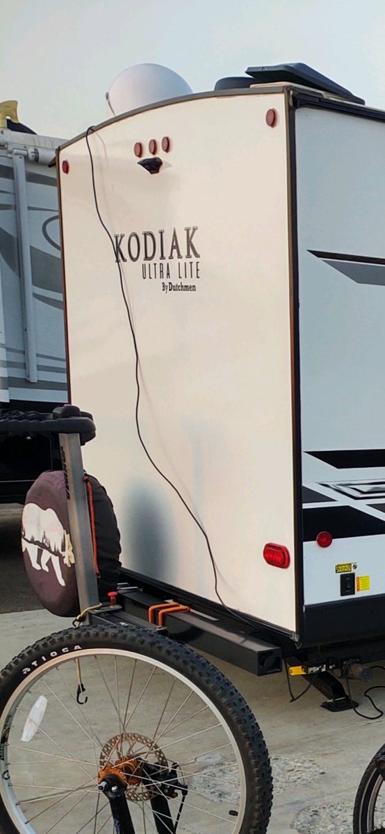fit_gb's tweet image. Please share to help me get the word out! My RV was stolen from @extraspace Storage in Cathedral City, Ca..that’s in the Palm Springs Area. Maybe someone will see it? It has a pic of a Bear on the rear wheel cover. Livid with #extraspace negligence. See previous post.
#stolenRV
