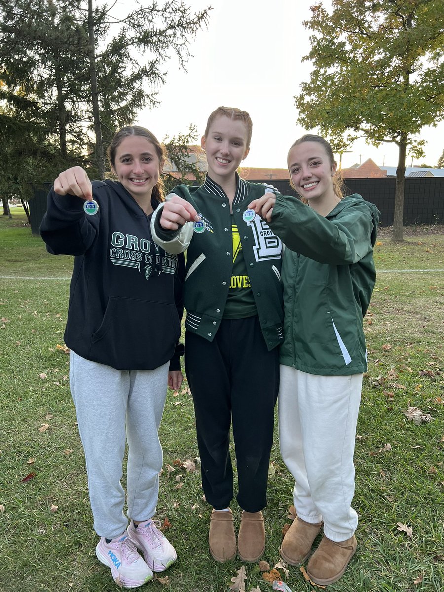 mollygezony's tweet photo. Great Day for the Groves XC teams! Men took FIRST in the League and had 6 All League runners! Women took 3rd and had 3 All League runners! 💚🏃🏻🏃🏻♀️🥇🥉 #GoGroves @dpuishes16 @shermanbigfoot @dan_inloes @GrovesAthletics https://t.co/HuYs4DGGua