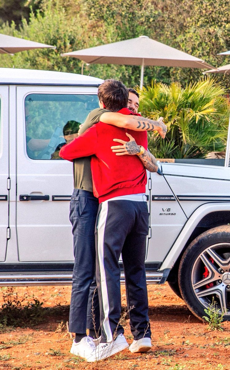 LouisPromoPT's tweet photo. Um abraço apertado a todos ❤️

Obrigada Liam por todas as memórias ao longo dos anos ✨️ https://t.co/vWEyaH87IQ