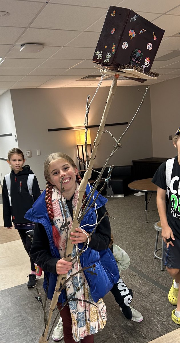 mr_sharksclass's tweet photo. Their creativity makes the days brighter. First treehouse arrived with a small procession. I love these optional #5thgrade challenges. #ProjectIgnite https://t.co/O71y1raIPC