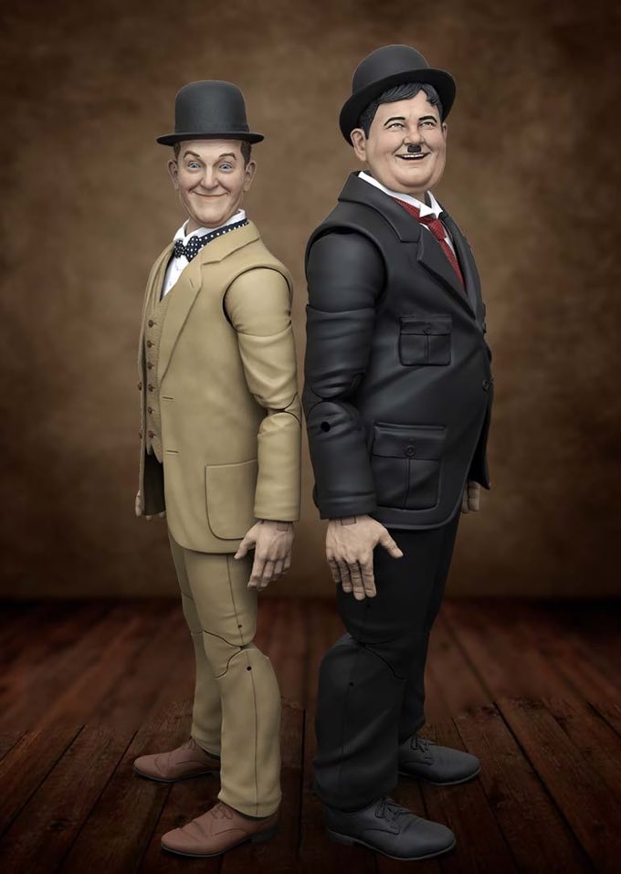 Russ and I will talk to the ones behind a new kickstarter action figure line! Check out the Laurel and Hardy figures!! This Saturday on the live. Also after that an interview with the Lucasfilm VP of Merchandise from the early days! 

kickstarter.com/projects/wande…