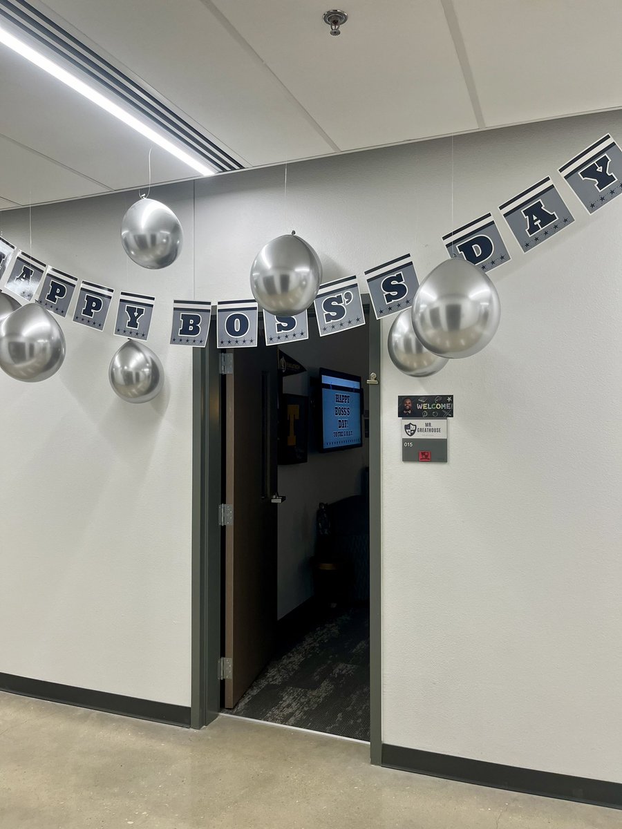 Happy Boss’s Day to the one and only <a href="/Gr8houseedu/">Kash Greathouse</a>! Your kindness, insight, trust, knowledge, humility, and sense of humor make every day <a href="/SMCISD_Rod/">Rodriguez Elementary</a> a joy! We’re lucky to work with you and grateful for your leadership! 🎉 #GreatestPrincipalAlive #TheKnightWay