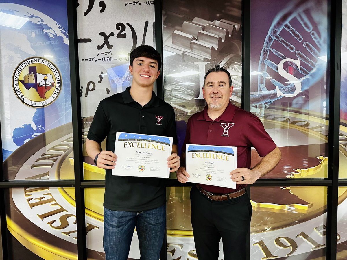 AmeliaGarcia__'s tweet photo. Congratulations to @evanmtz89 and @soliskinder who were recognized by the @YsletaISD Board of Trustees this evening for their amazing 2024 season and being named Coach and Player of the Year by the El Paso Baseball Hall of Fame ⚾️🏹 #ValleyBoys #BOWUP #ONETribe https://t.co/5iar0mH31z