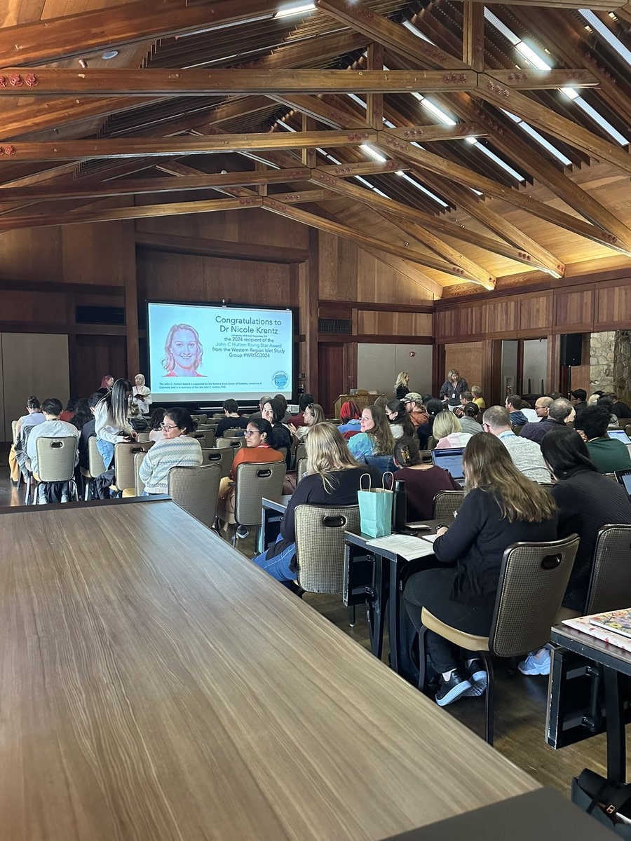 Anna Gloyn tweet media