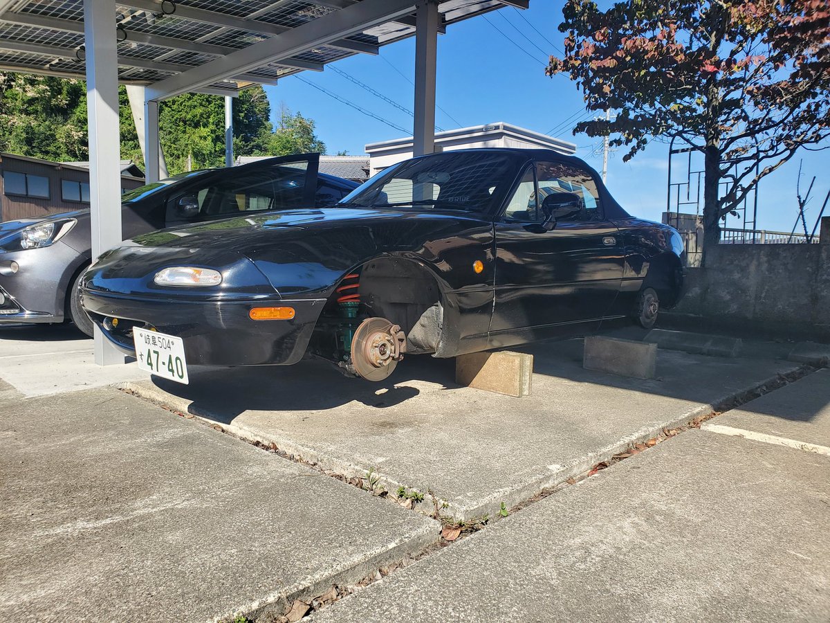 Nagasho_02's tweet image. 最悪や、ホイールパクられた