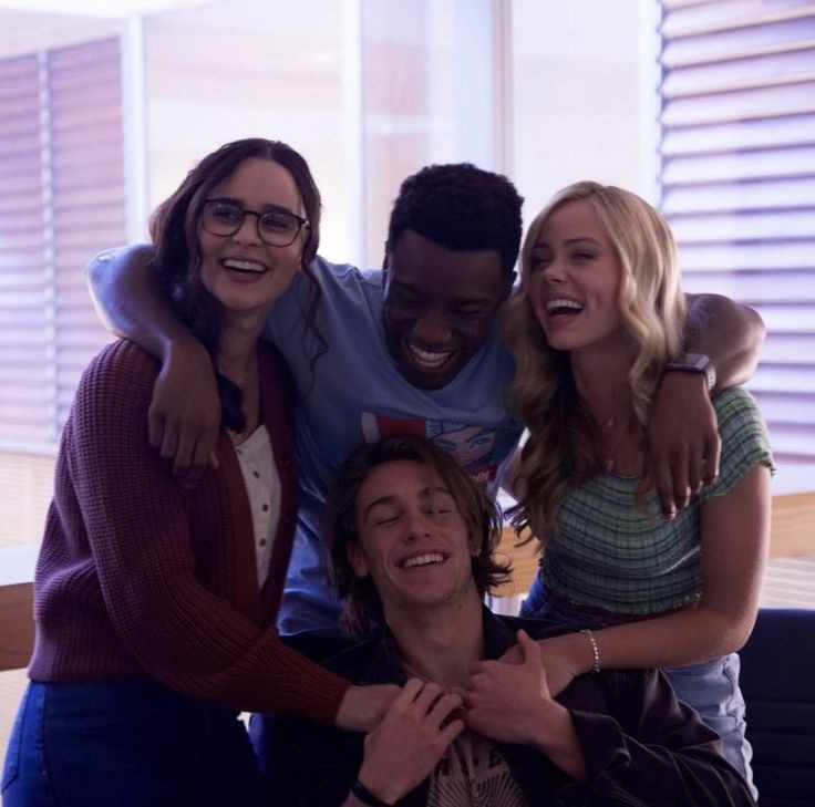 favouritesstan's tweet photo. #oneofusislying #PLLSummerSchool https://t.co/L2RybZxhkP