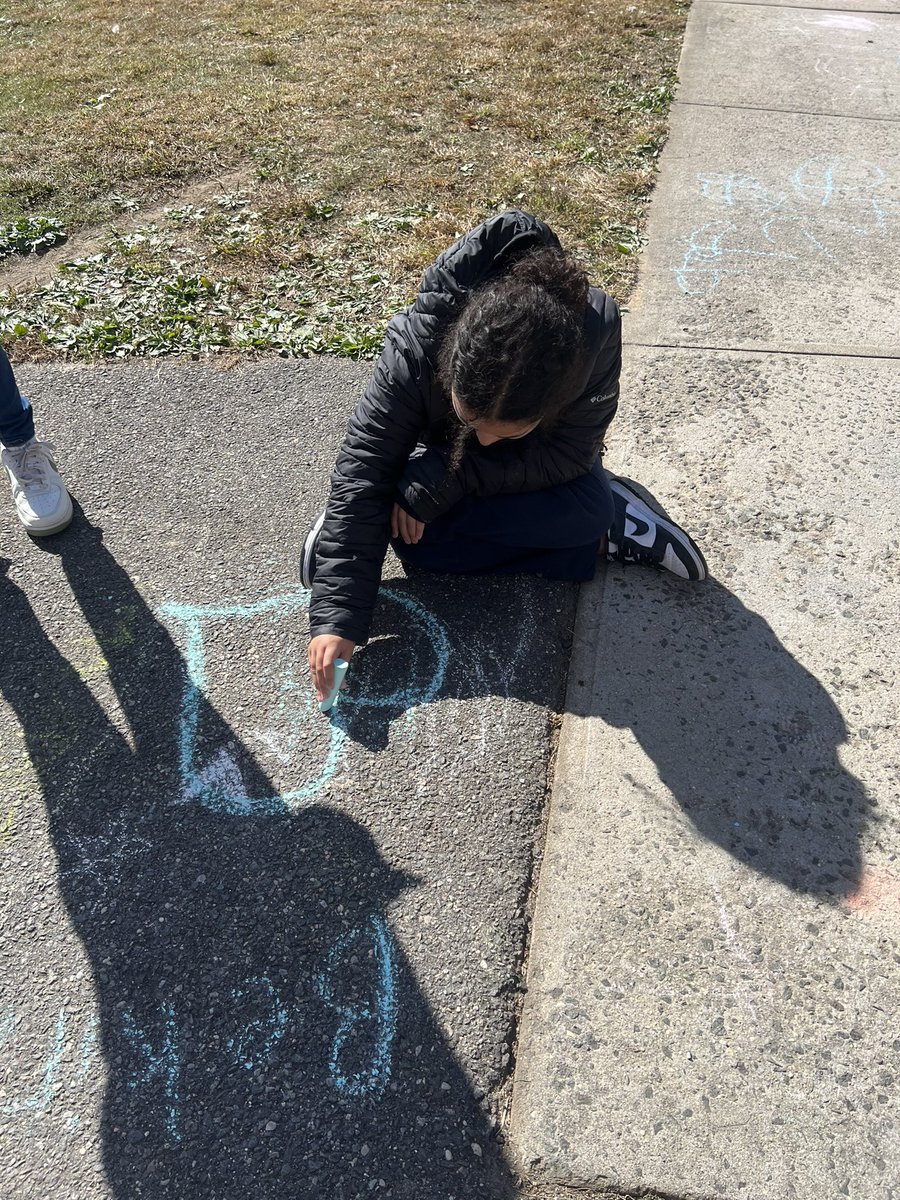 We had a great time celebrating Unity Day with our friends from 6L and 6M! We made Unity Day projects and chalked the walk. #proud2Bnhpgcp #UnityEveryDay <a href="/ManorOaksNHPGCP/">Manor Oaks School</a>