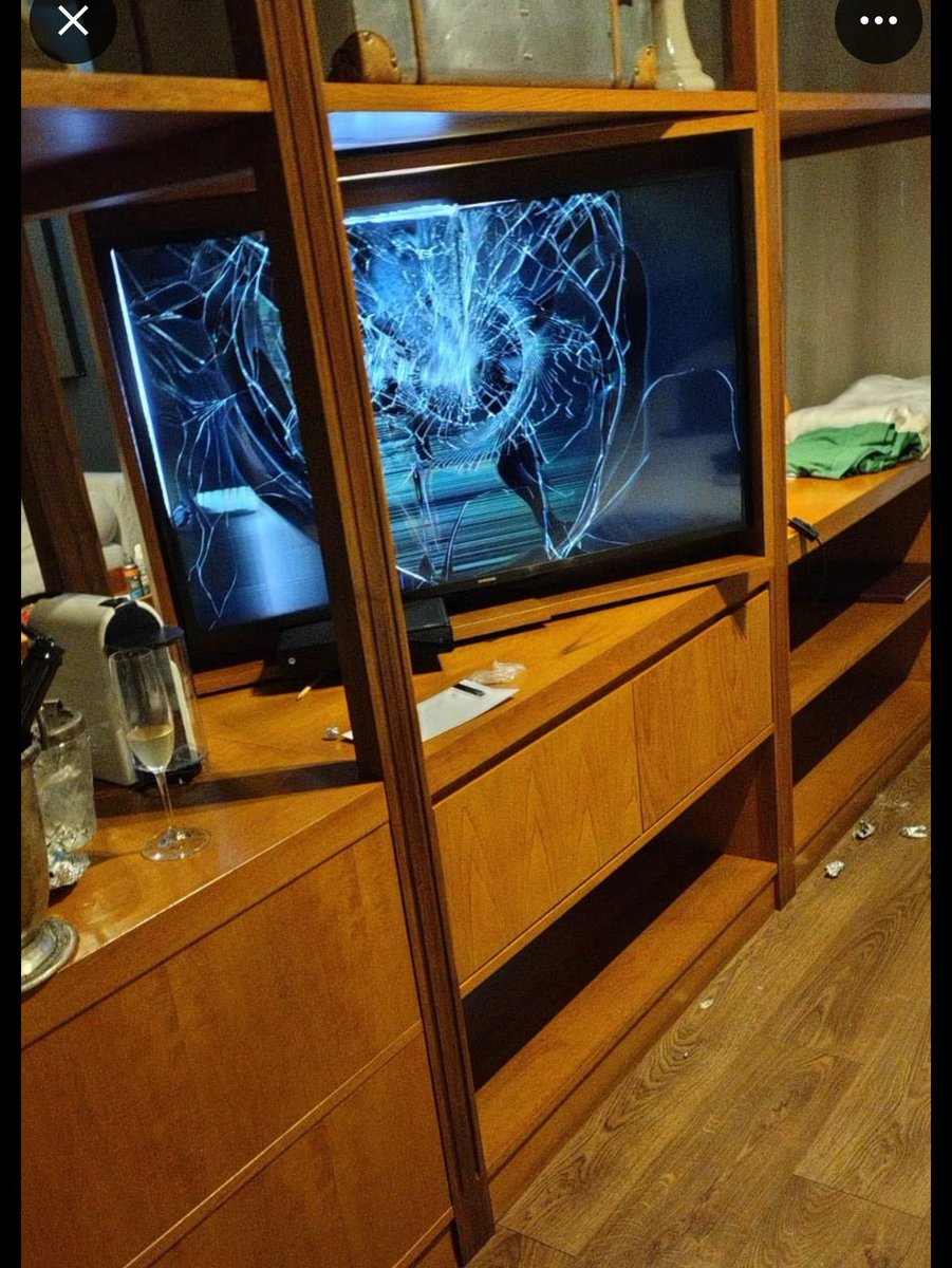 La tele de casa si perdemos en Brasil con Mineiro.