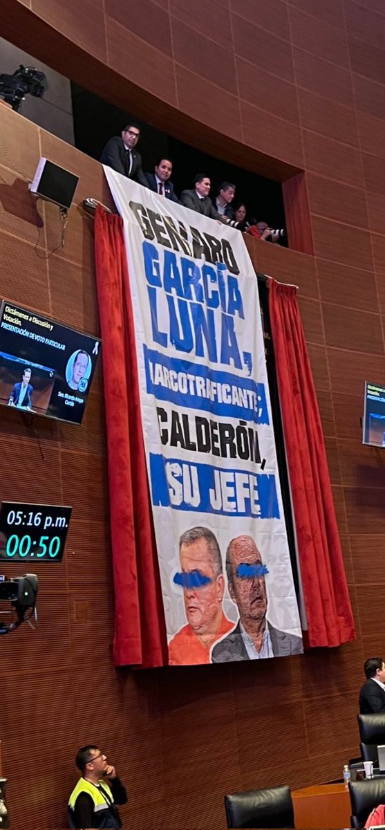 catrina_nortena's tweet photo. #SiguesTúCalderón 
🚨 CHULADA DE MANTA en el Senado para todos los Panistas https://t.co/NgLCSMbFWt