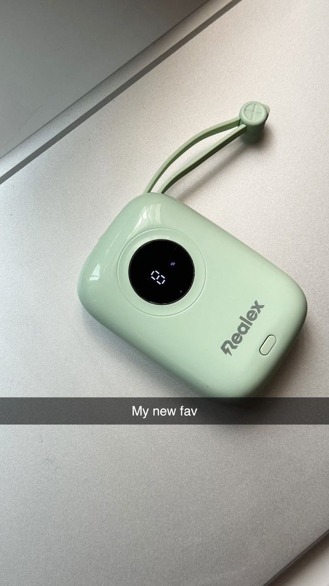 Realex_global's tweet photo. Realex Nova pop powerbank has won the hearts 💕 of many with it’s portability and unique design. https://t.co/HUfm2pTfhy