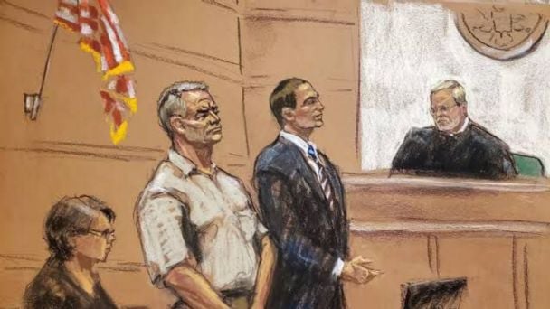 Brian Cogan a Genaro García Luna: "Usted tiene una doble vida. Usted vestirá muy elegante. Usted podrá decir que respeta la ley. Y seguro lo cree. Pero su conducta es la misma que la del Chapo.

"Usted dice aquí que tiene más de 30 premios.. algunos dicen que fue Policía del Año.