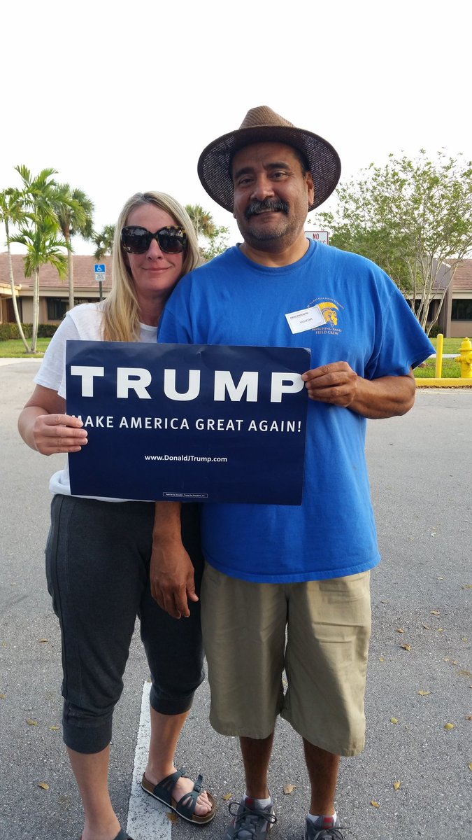 JennyJen68's tweet photo. #MAGA2024 old picture, still standing with #Trump 
#VoteTrump2024 #BrowardCounty #LatinosForTrump
#WomenForTrump
#FloridaForTrump https://t.co/HoEUm7Vp31