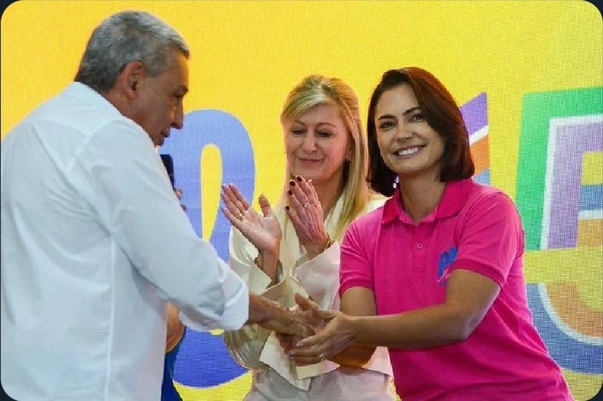Borba334719's tweet photo. Que "espécie" de "Mulher" se prestaria a fazer "Campanha Política" para um MAFIOSO, ASQUEROSO BANDIDO e CORRUPTO?
Só lembrando que a @FatalModel JÁ É "Patrocinadora Master" do grupo @Grupo_RBS...
🎶Sirvam Nossas Façanhas de Modelo a Toda Terra🎶..
🤮🤮🤮 https://t.co/cFO3H4cIV5