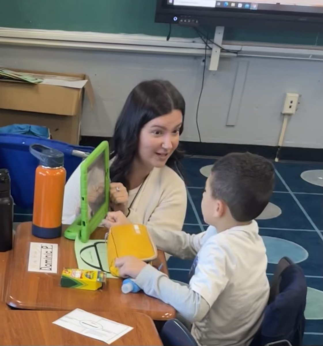 MsMcCann_SLP's tweet image. The Mandalay Speech Team had a blast pushing in to classes today for our 2nd AAC Awareness Day 💙📱🤟🏻 #yourwordsmatter  @MandalayEl