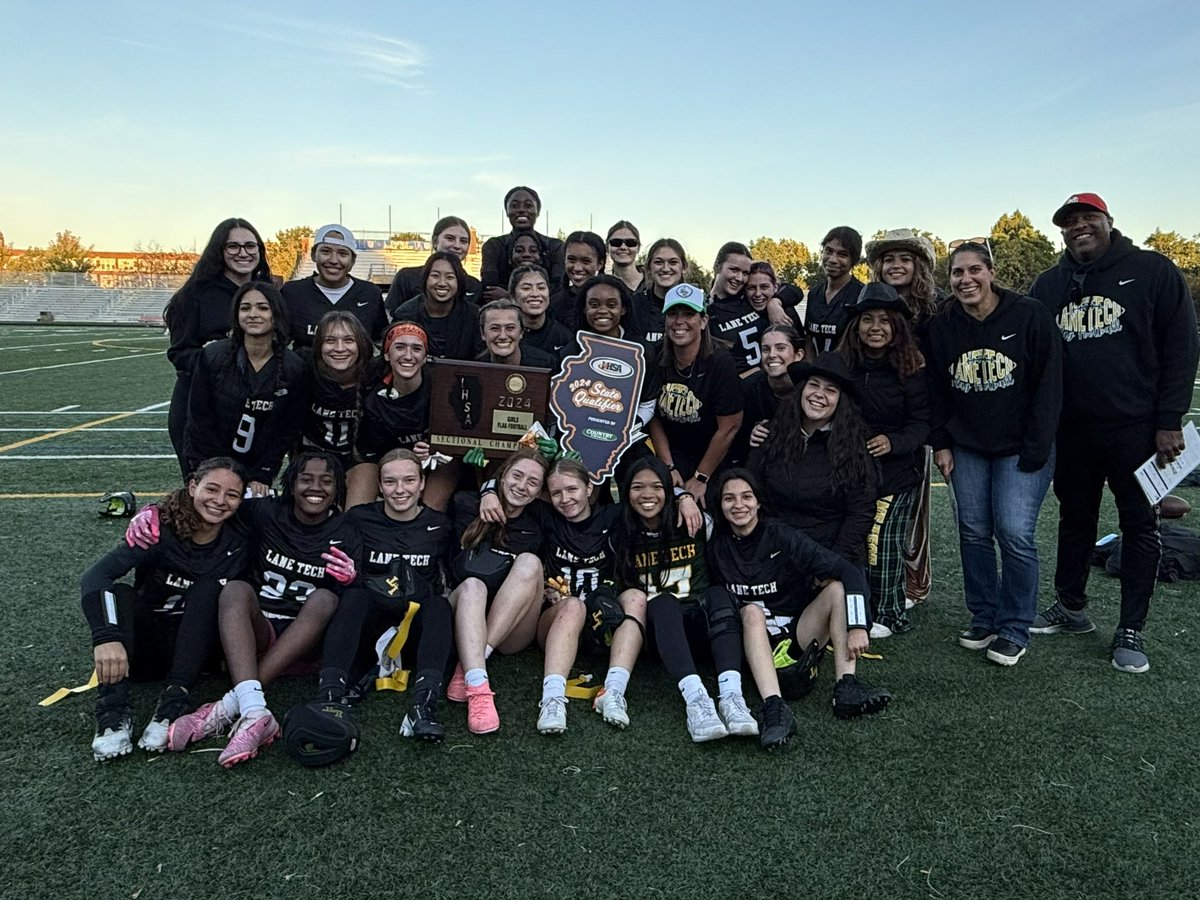 Amarin2027's tweet photo. WOOHOO LTFF IS GOING TO STATE! Had a great game vs Jones to win the sectionals title! Let's keep it up Lane!🥇💛💚 @ltflagfootball @LaneTech1440 https://t.co/Z3LjwzVQYr
