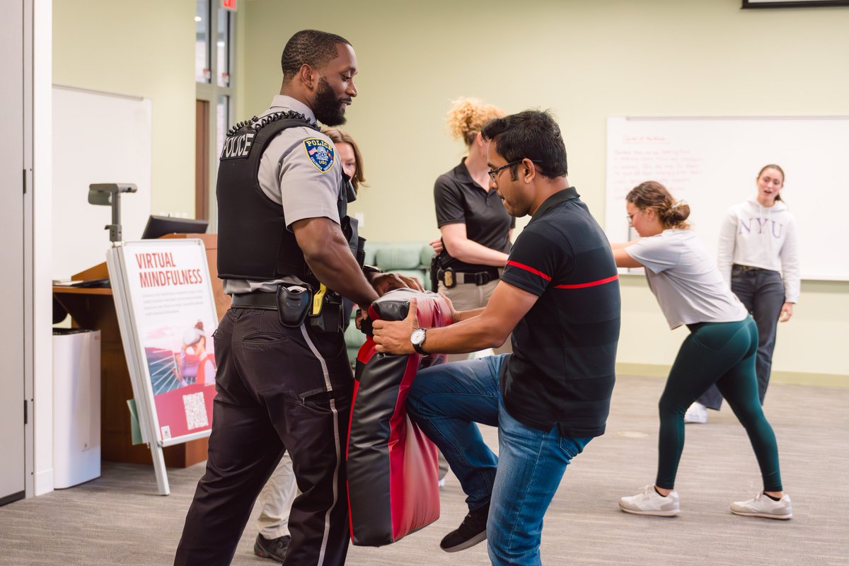 USCPD's tweet photo. Pics from the latest self-defense workshop! https://t.co/Vh2IeQB983