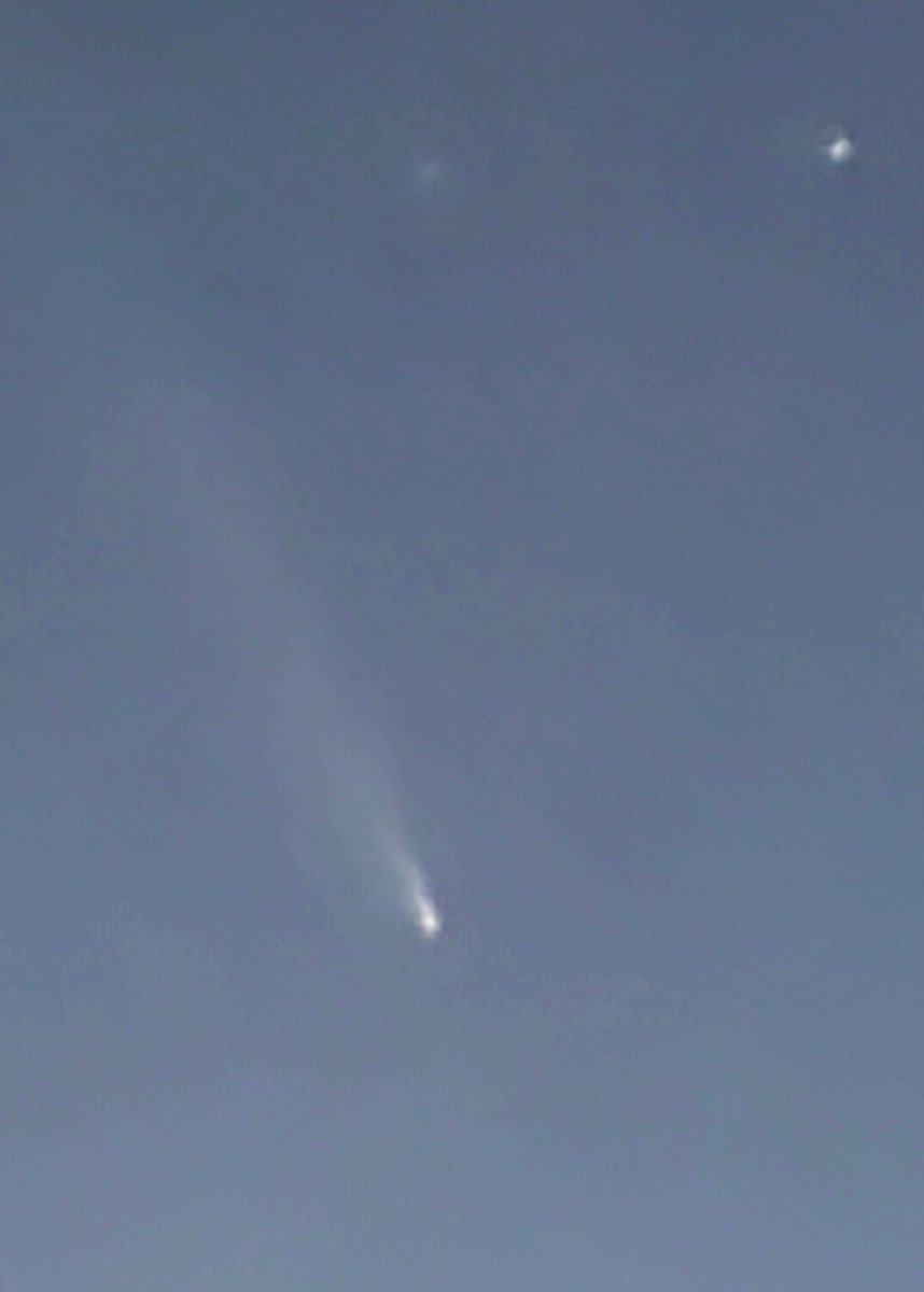 wt360's tweet photo. It's been quite a year! April 100% Solar Eclipse, at least 5 Aurora events May - Oct, &amp; now Comet Atlas supposedly a once in 80,000 yr event.
Our photos aren't that great, but if you look to the Southwest after sunset &amp; to the right of Venus you can see the comet w/the naked eye. https://t.co/KQu14gctZa