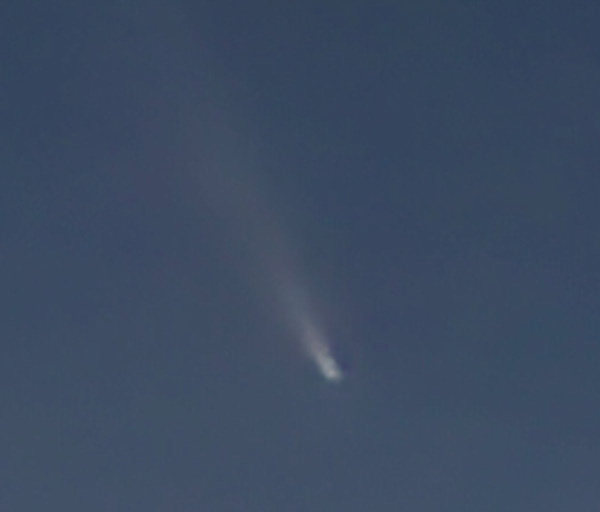 wt360's tweet photo. It's been quite a year! April 100% Solar Eclipse, at least 5 Aurora events May - Oct, &amp; now Comet Atlas supposedly a once in 80,000 yr event.
Our photos aren't that great, but if you look to the Southwest after sunset &amp; to the right of Venus you can see the comet w/the naked eye. https://t.co/KQu14gctZa