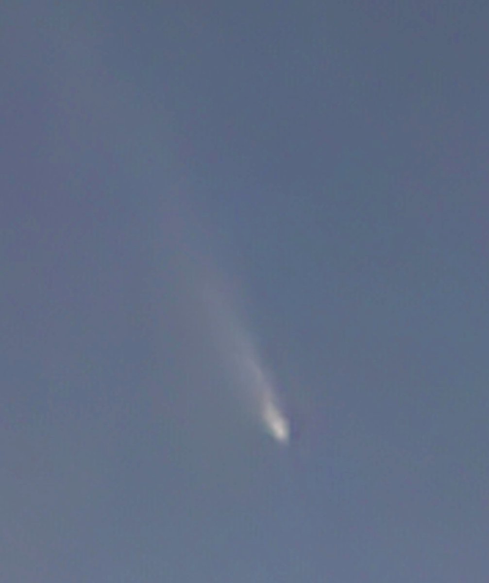 wt360's tweet photo. It's been quite a year! April 100% Solar Eclipse, at least 5 Aurora events May - Oct, &amp; now Comet Atlas supposedly a once in 80,000 yr event.
Our photos aren't that great, but if you look to the Southwest after sunset &amp; to the right of Venus you can see the comet w/the naked eye. https://t.co/KQu14gctZa