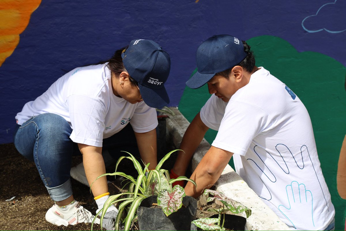 CaminoPacifico's tweet photo. La Unión Vial camino del Pacífico y la Fundación Sacyr, aportan para el desarrollo y futuro de la primera infancia del corregimiento de Loboguerrero. (Jornada de Voluntariado). https://t.co/X7G06xNZFT