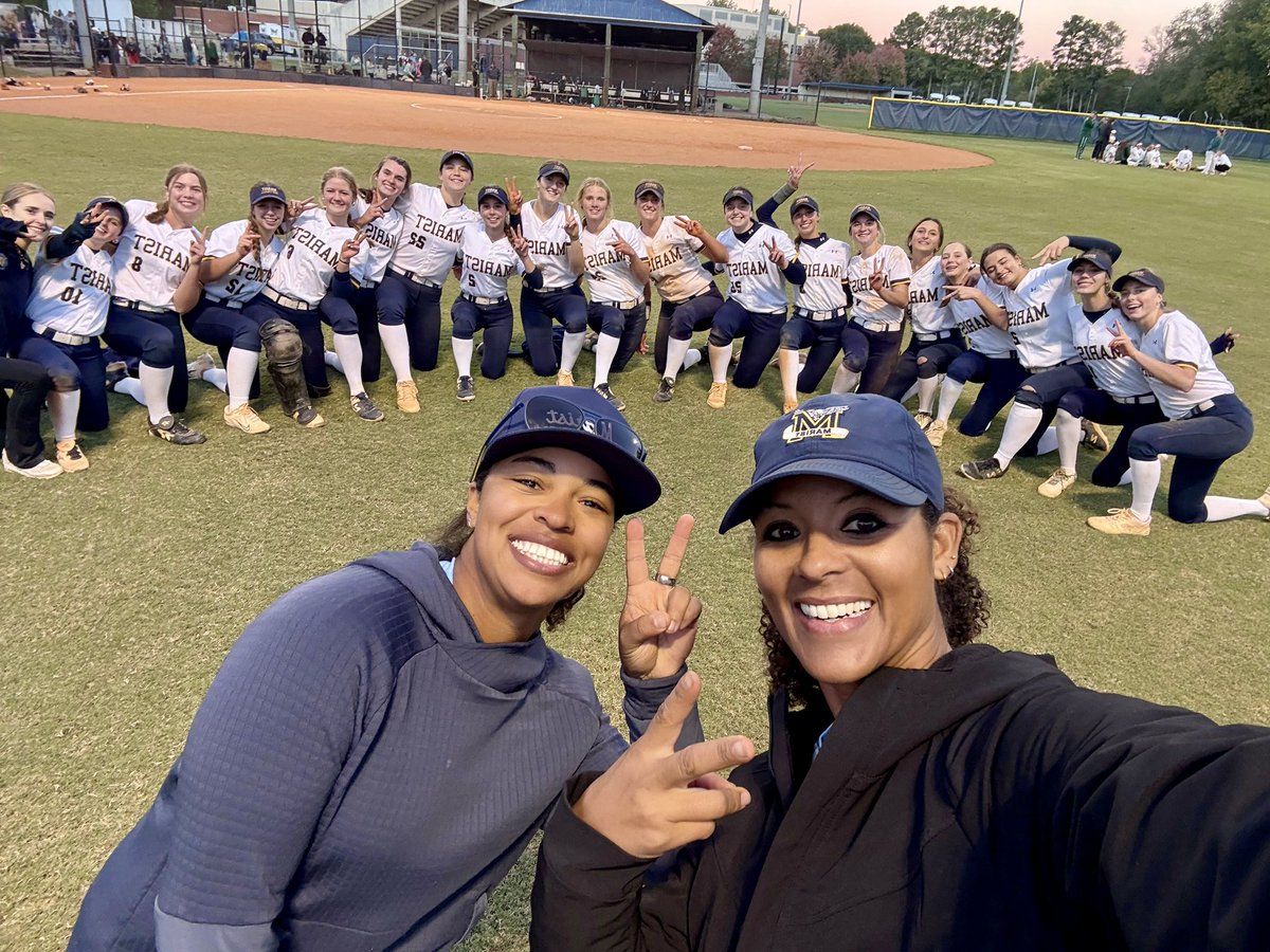 spatte1108's tweet photo. Round βπ½of playoffs β
. Proud of my @Marist_Softball team. Offensively led by @HandleyGreeley (π£), @catherinechand, @carolinesheesl1, @kennedy11mosley (π£), @PerryDrake22, @mcstanley2025 (π£). Defense was π₯, and both pitchers @PerryDrake22 & DaniDreska did their jobs! #FOTT π¦
https://t.co/2TzdL0lEtI
