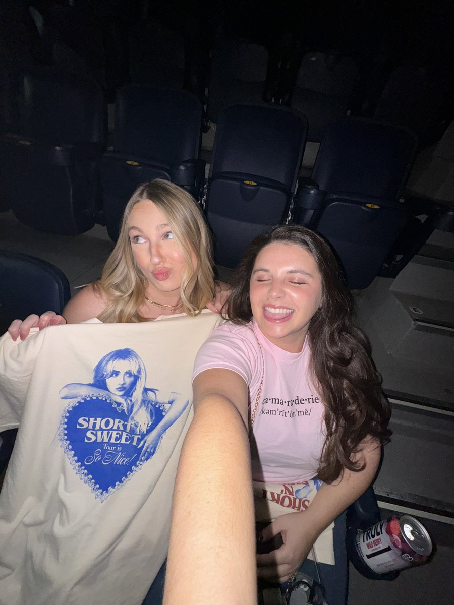 MollyRoss03's tweet photo. Ready to see our Polly Pocket Princess after getting tickets 6 hours prior 💗👑 come to sec. 323 secret entrance (see last photo) for surprise song !! @TeamSabrina @SabrinaAnnLynn https://t.co/HdL5QzJina