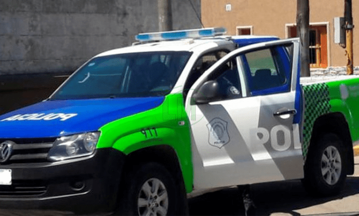 Hechosanderecho's tweet photo. #Horror Un bebé de ocho meses murió en la localidad de El Pato, Berazategui, por una insuficiencia cardíaca (había sido operado), pero un estudio post mortem determinó que recientemente fue víctima de abuso sexual.  
Estaba a resguardo en un hogar de niños ubicado en calle 514 y 616, que fue allanado en estas horas por la Sub DDI Berazategui y clausurado hoy por el Servicio Zonal de Minoridad Quilmes.
El menor había sido enviado allí hace dos meses, ya que la madre no lo podía mantener: terminó muerto.
Aún no hay información de detenidos, pero la investigación sigue en pie. 
Interviene la UFI Nº2 de Berazategui, a cargo del Dr. Granados, que busca dar con los responsables del fallecimiento del niño. La caratula de la causa es "abuso sexual seguido de muerte".