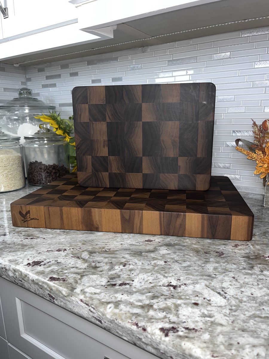 GreenDuckCustom's tweet image. Coming soon to Hampstead/Wilmington and greater areas... Awesome Holiday Gifts... Custom Furniture pieces... and more!