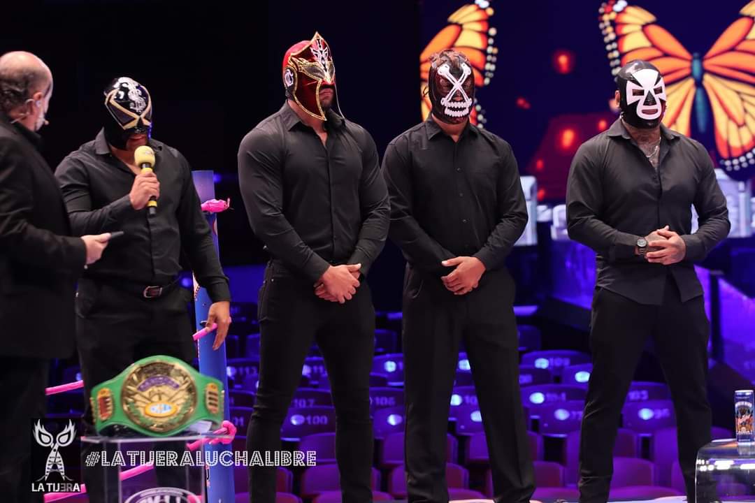 LaTijeraLucha's tweet photo. #Magnus, #ZandokanJr, #VillanoIIIJr, #Difunto, #Vegas, #Crixus, #EspantoJr y #Coyote son los gladiadores que disputarán por la #ArenaMexico la oportunidad de ir a la final y disputar el cinturón del #ReyDelInframundo...
#latijeraluchalibre https://t.co/8HZVFVQUAH