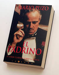 moviendoideas's tweet image. #OtrosDatos || El día de ayer cumpliría años  Mario Francis Puzo, escritor y guionista estadounidense conocido por su obra maestra, "El padrino".📔

Literario de la #mafia con sus relatos apasionantes de crimen, poder y familia.​🚬

 El no #descansaenpaz , el