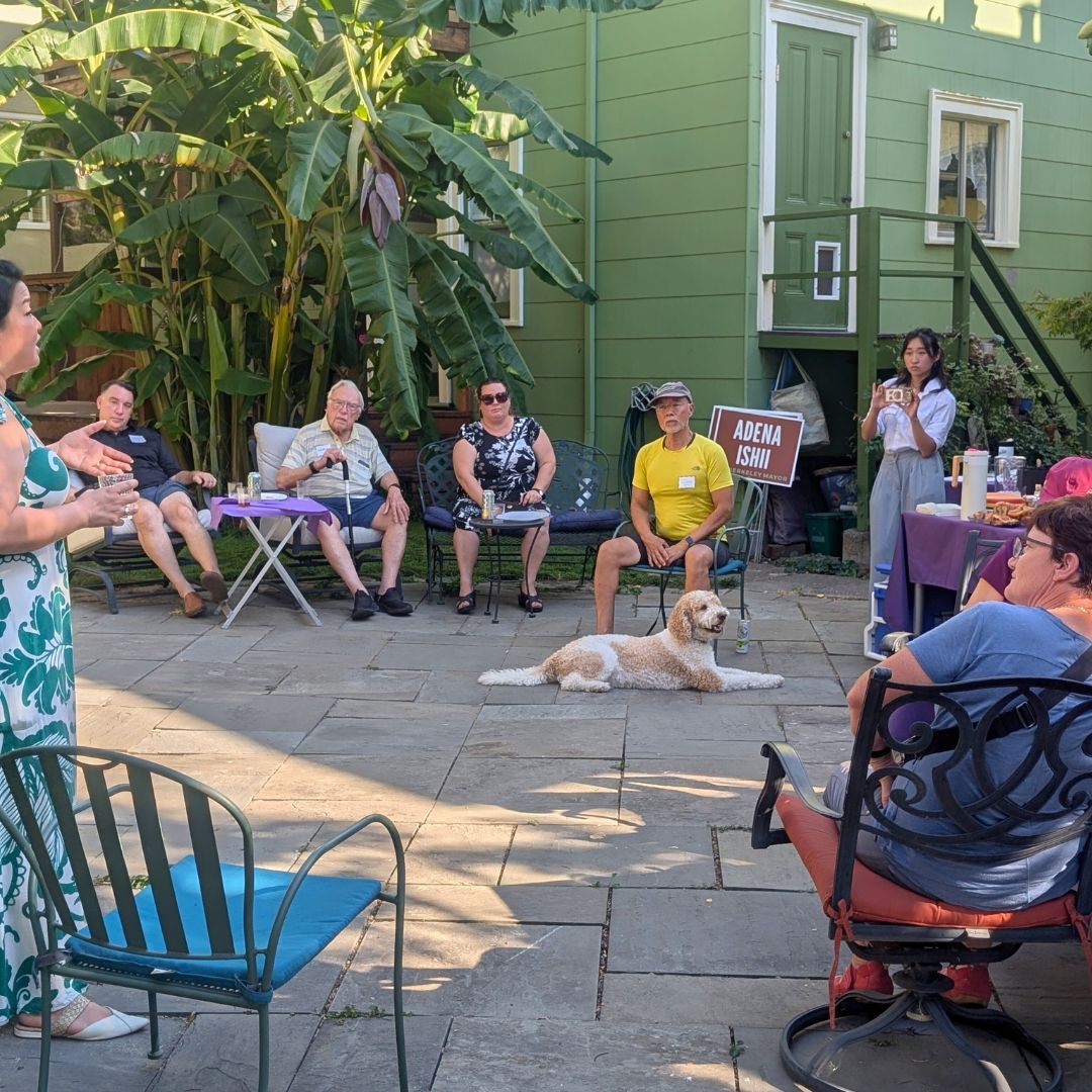 adenaishii's tweet photo. House parties in abundance! Thank you to so many in the #Berkeley community for hosting me. π
#AdenaForBerkeleyMayor https://t.co/H8hfvFl3Dz