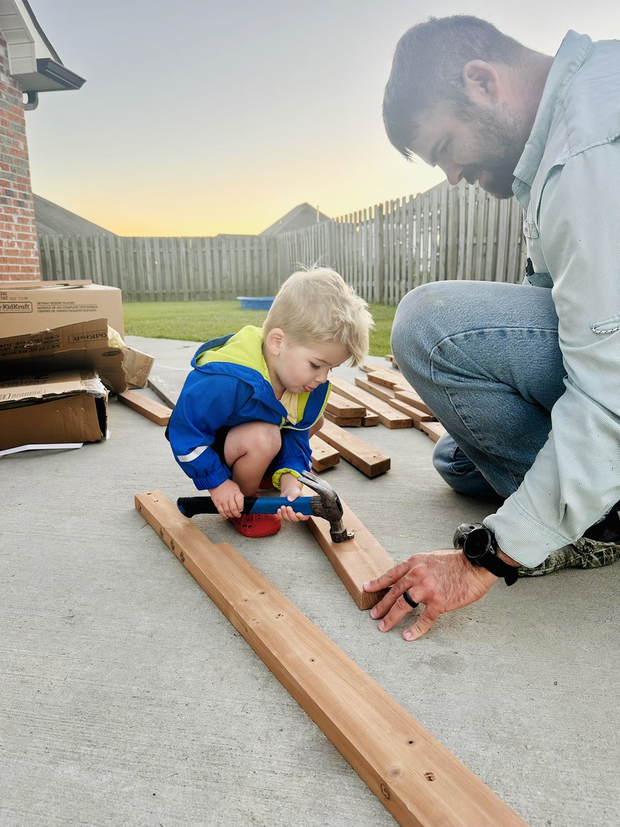 MattJBenoit_'s tweet photo. My little helper. Tongue out for maximum concentration &amp; effort. It’s science. #BenoitBoys #MyShadow #DudeStuff https://t.co/5uwi1cUFJq