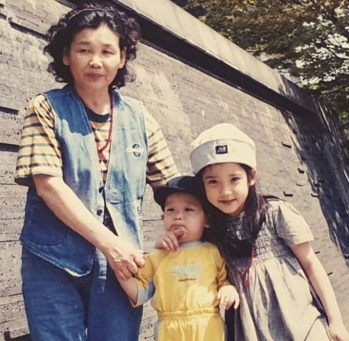 ff__516's tweet photo. 지으니랑 할모니🥹 https://t.co/qw7I8BuMS9