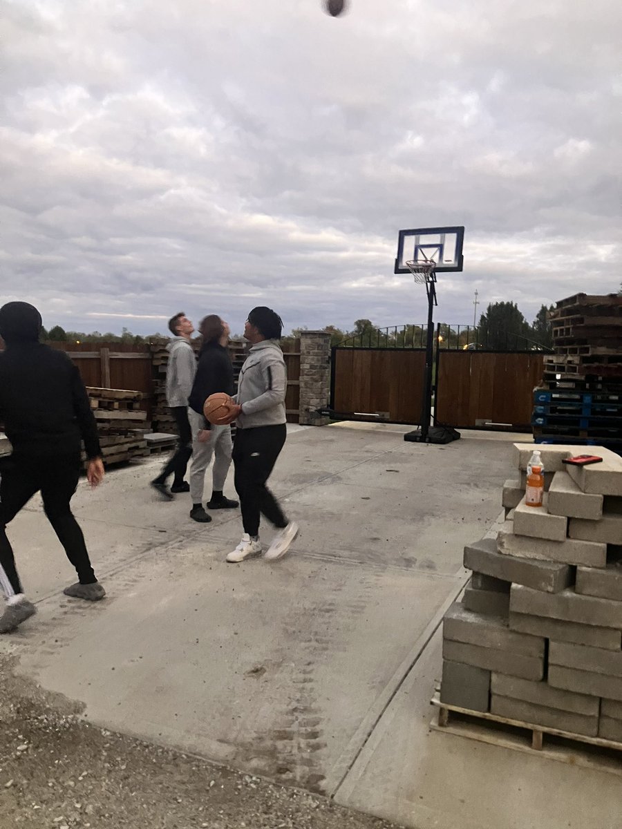 c_huber5's tweet image. One of my favorite events, Senior Banquet! Thanks to Side by Side for having us!! #Plus2 #WeArColerain