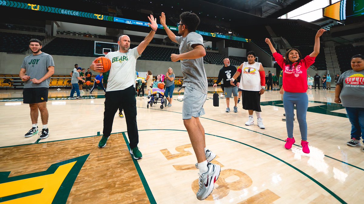 A great day with our friends from <a href="/SOTexas/">SpecialOlympicsTexas</a>!

#SicEm | #CultureofJOY