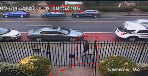 ¿Ataques terroristas contra la embajada de #Cuba en Washington? 🙄 ¡Qué raro, no se han enterado en la Casa Blanca! Seguramente están muy ocupados "promocionando la democracia" en otras partes del mundo... #DobleMoral #Terrorismo #CubaSoberana 🇨🇺 
#EstadosUnidosEstadoTerrorista