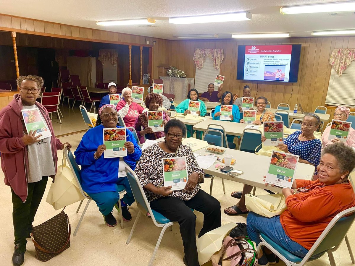 MSUExtService's tweet image. Learning how to navigate life with diabetes is less scary when you’re equipped with trusted tips and education! 

Proud to see our Pike County Extension Office offering the Dining with Diabetes program in their local community!! #EatWithExtension #TakingCareOfWhatMatters #MSUext