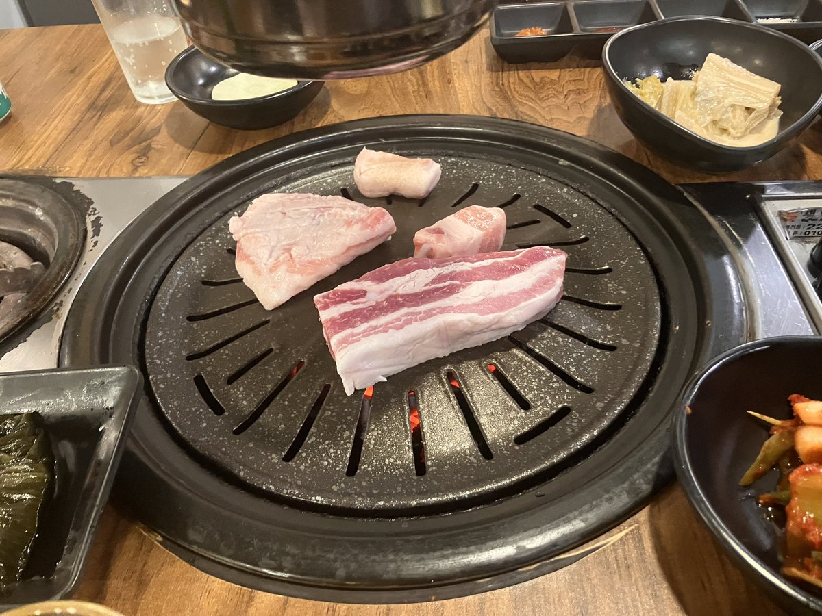 aya_canne's tweet photo. 三連休前は生理で死んでましたが、去年つわりのせいで行けなかった韓国旅行に三連休で行ってきました✈️🇰🇷
0歳児をパパに預けてママは友達と海外旅行なんて、下手したら(下手しなくても)炎上しそうですが、ママがハッピーじゃないと良い子育てはできないと思ってるので、思い切って行きましたよ！ https://t.co/MtEkiMgvGV