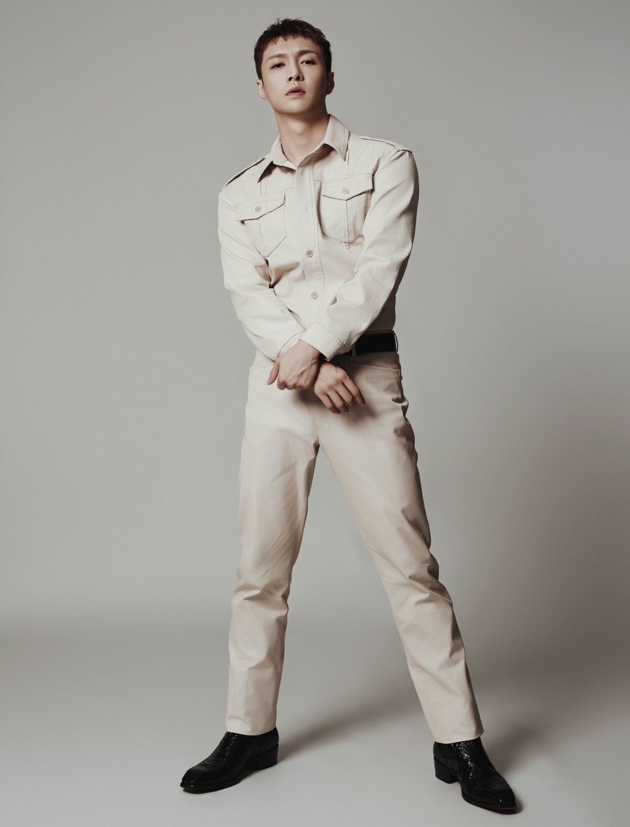 lay_studio's tweet photo. Enjoy the party, capture the inspiration of @layzhang
#LAY #LAYZHANG https://t.co/oJJtZtpmBi