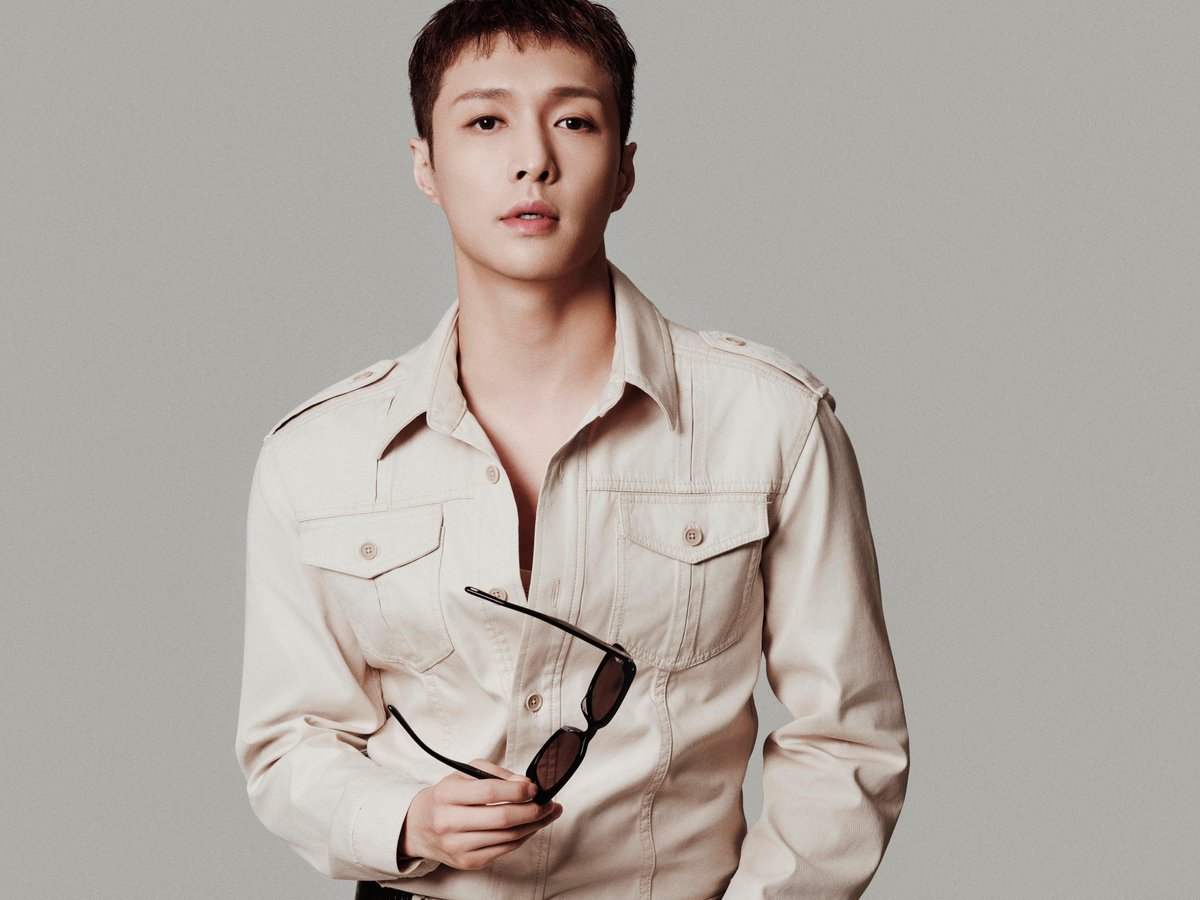 Enjoy the party, capture the inspiration of <a href="/layzhang/">Lay Zhang</a>
#LAY #LAYZHANG