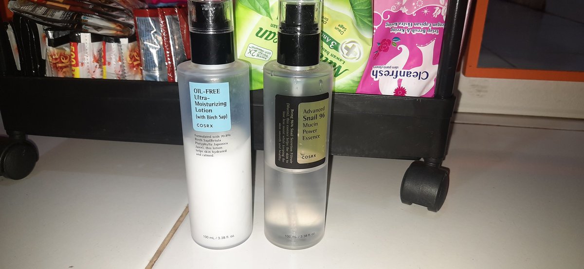 thjjguk's tweet photo. WTS WANT TO SELL !!!

PRELOVED COSRX SNAIL 96 MUCIN POWER ESSENCE ISI 45% 
PRELOVED COSRX OIL FREE ULTRA MISTURIZING
ISI 50%

Take all 140k aja 
Pemakaian pribadi, dijual karna ganti skincare
Minus box exp 2026 
Bisa oren yaa pengiriman dari Bandung

#WTS #wts #zonaBU https://t.co/9IsE4tq3xX