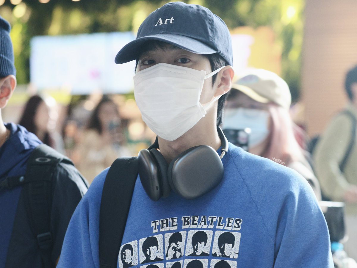 taffyeol_'s tweet photo. 10.17  ICN 출발

🐰🎐

#SUHO #김준면 #준면 #수호 #엑소 https://t.co/UF3DhsB4DP