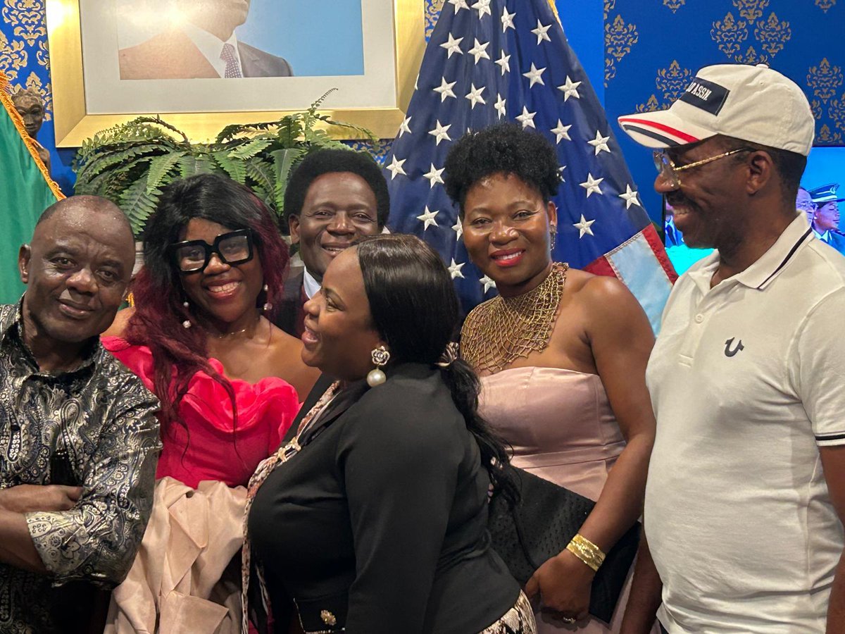 CrisObamaO's tweet photo. En la Embajada de Equatorial Guinea 🇬🇶 en Washington DC también se celebro en familia el 56 aniversario del dia de la soberania nacional, el 12 de octubre de 2024. https://t.co/xfLAhUwjIv