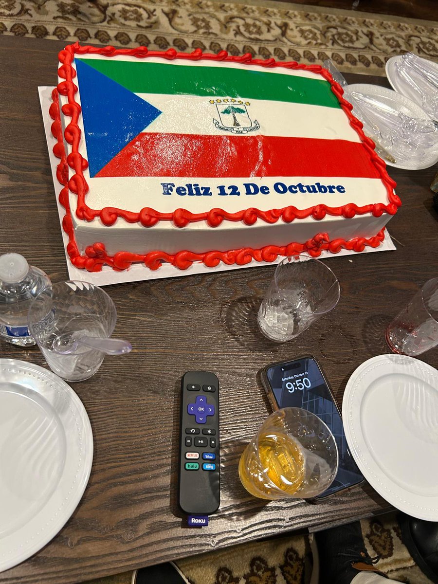 CrisObamaO's tweet photo. En la Embajada de Equatorial Guinea 🇬🇶 en Washington DC también se celebro en familia el 56 aniversario del dia de la soberania nacional, el 12 de octubre de 2024. https://t.co/xfLAhUwjIv